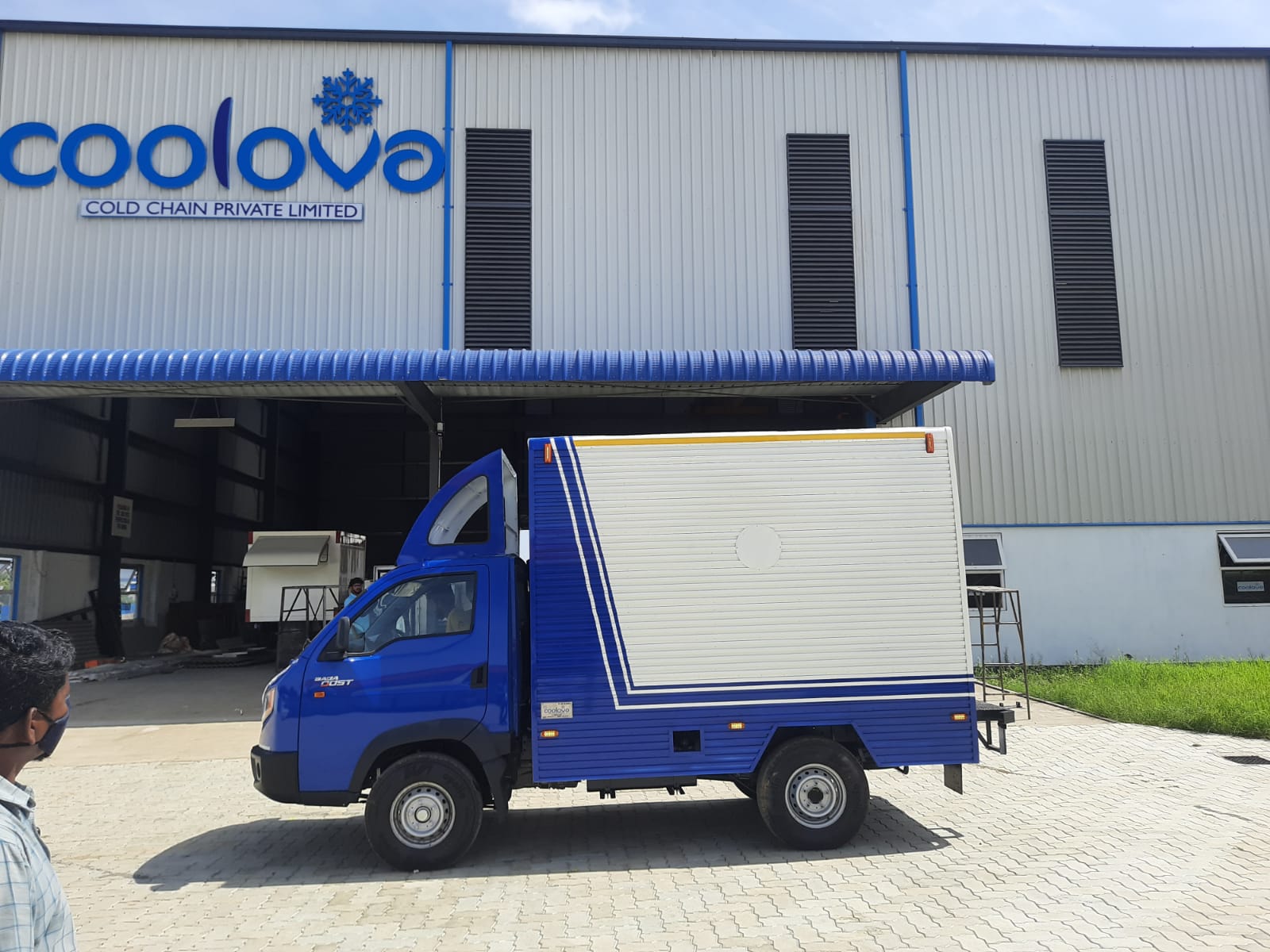 Aluminium Dry Container Manufacturer